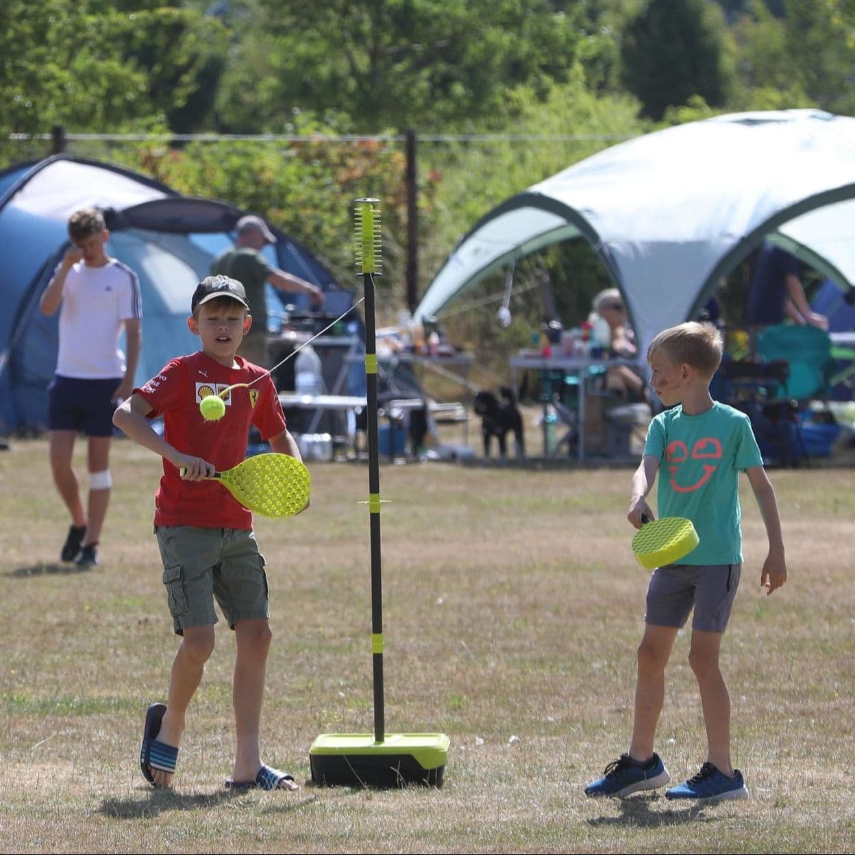 Meadow Farm Camping Pangbourne swingball 1.jpg Meadow Farm Camping Pangbourne swingball 1.jpg